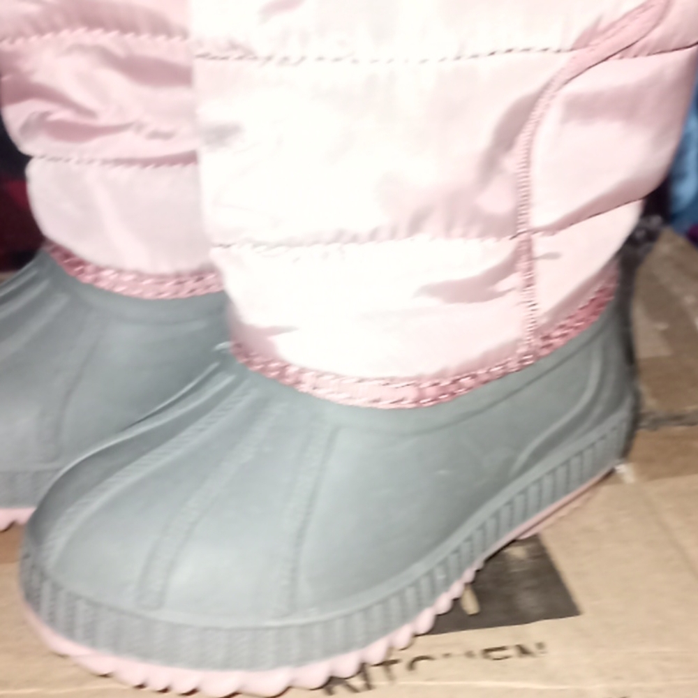 NCG Duck Boots Pinky. Pink and gray snow boots